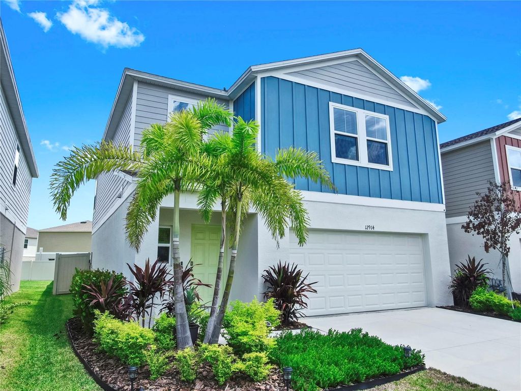 Photo of 12914 Camarillo Place, Lithia, FL 33547 (MLS # TB8419877)