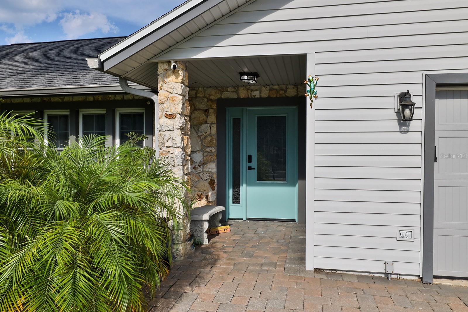 475 SPRUCEVIEW DRIVE