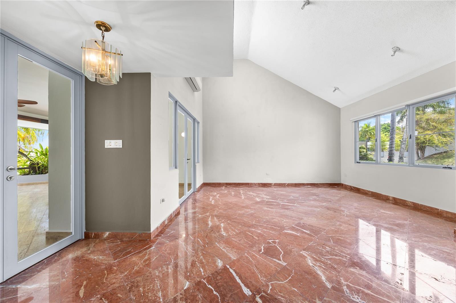 ESTANCIAS DE TORRIMAR - Residential