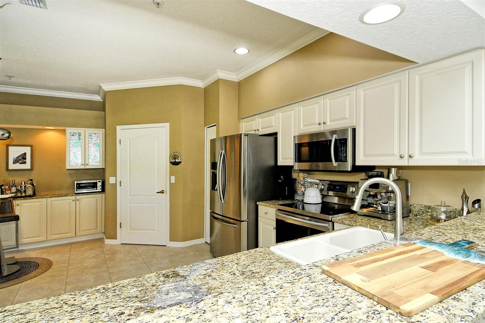 HERITAGE OAKS GOLF & COUNTRY CLUB - Residential