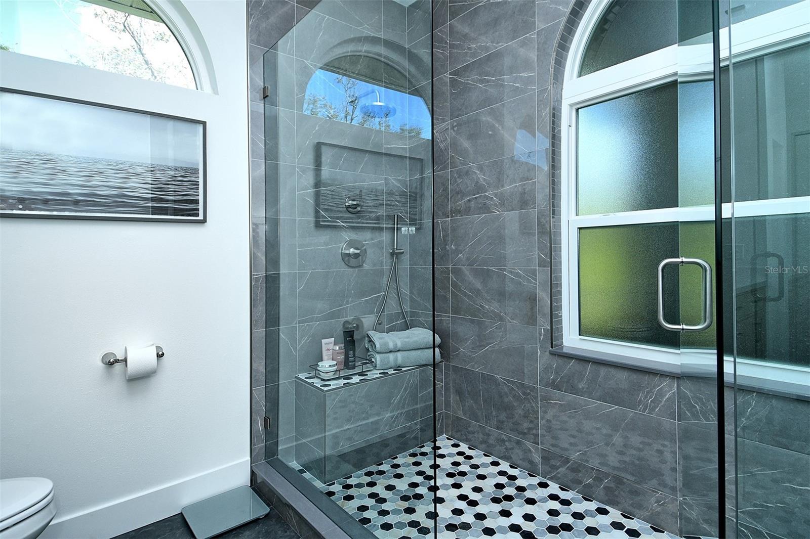 HERITAGE OAKS GOLF & COUNTRY CLUB - Residential