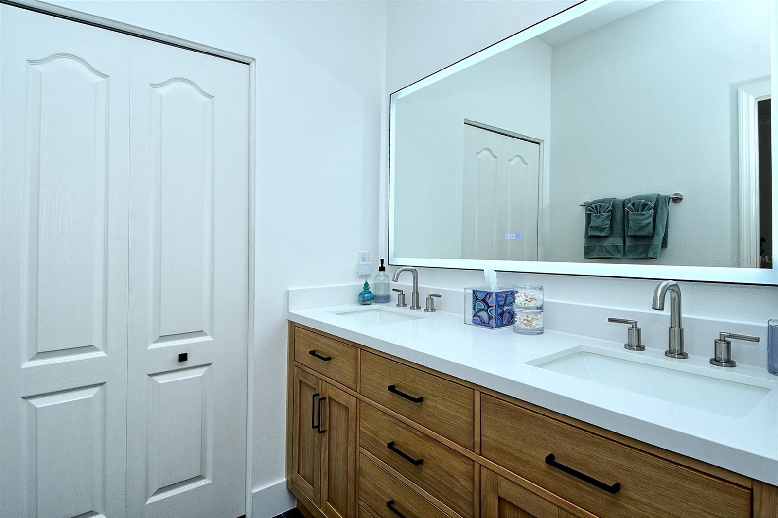 HERITAGE OAKS GOLF & COUNTRY CLUB - Residential