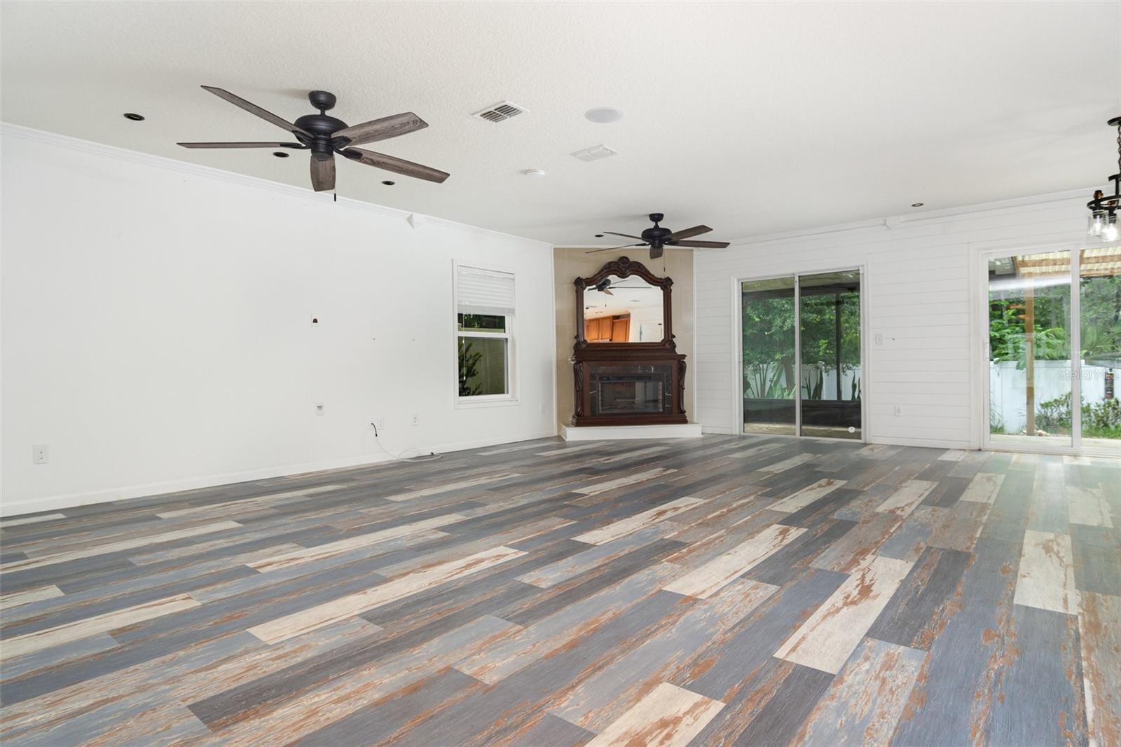 111 LAKESIDE COURT