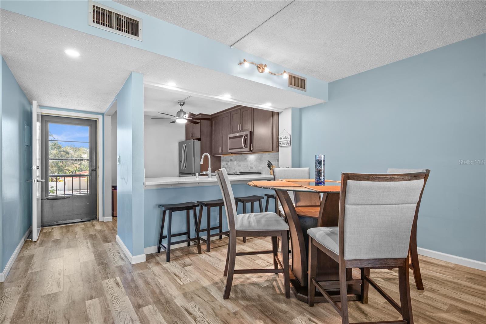 LAKEVIEW OF LARGO - Residential