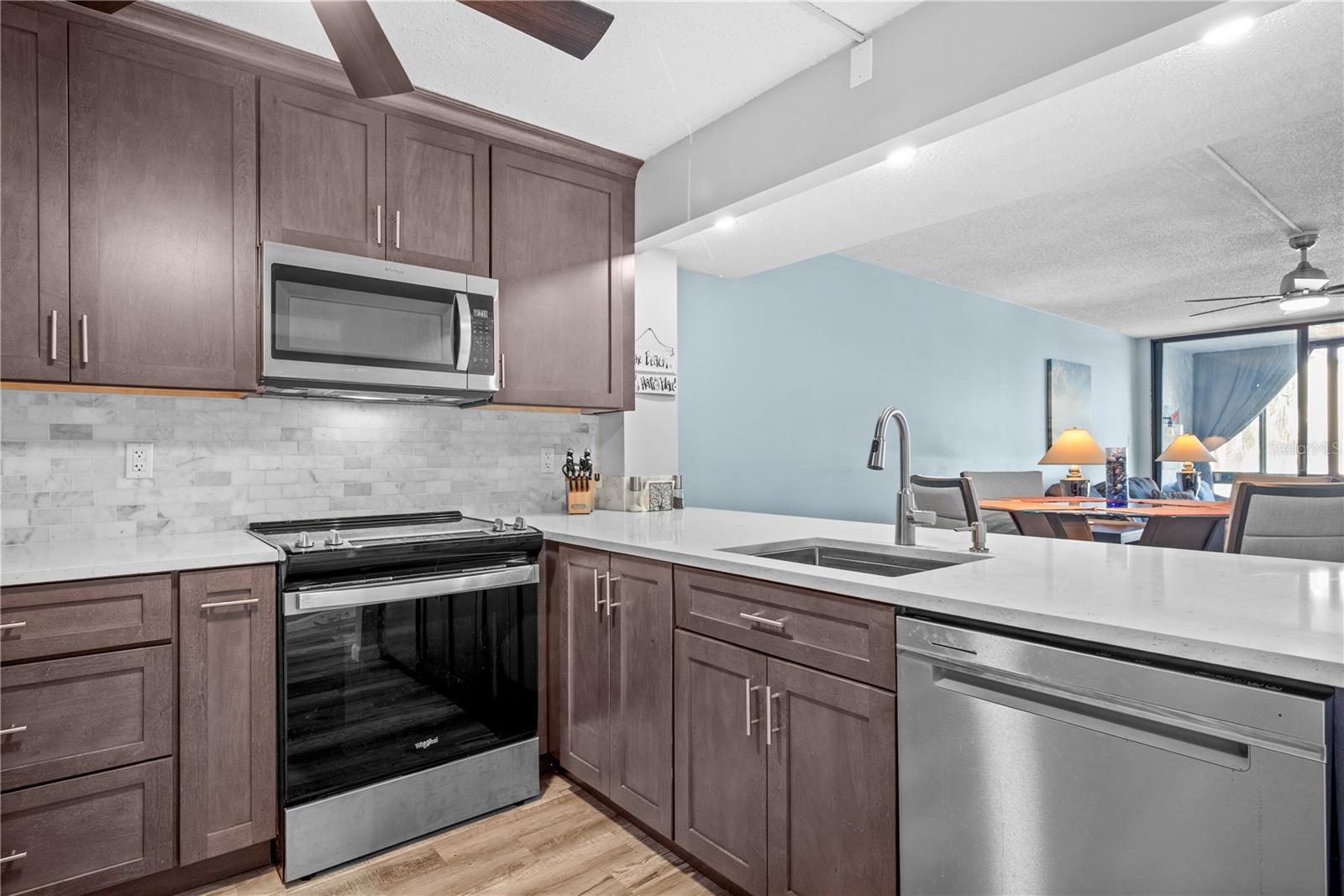 LAKEVIEW OF LARGO - Residential