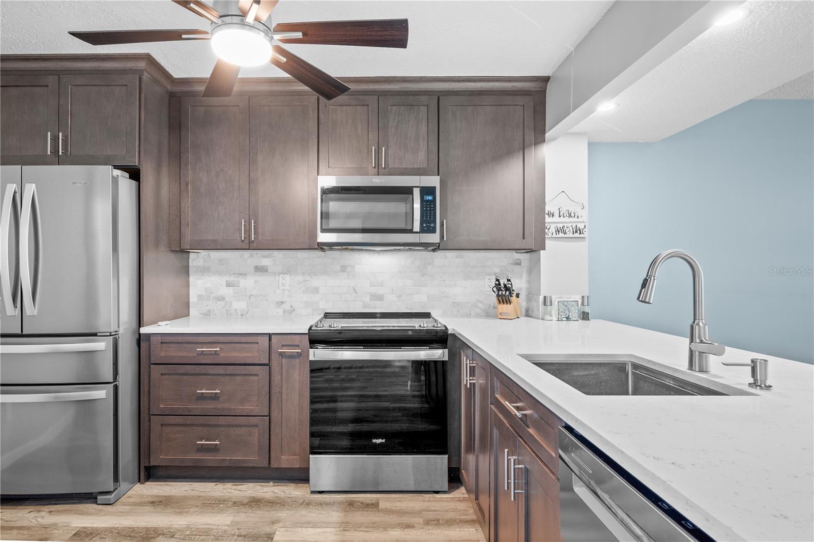 LAKEVIEW OF LARGO - Residential