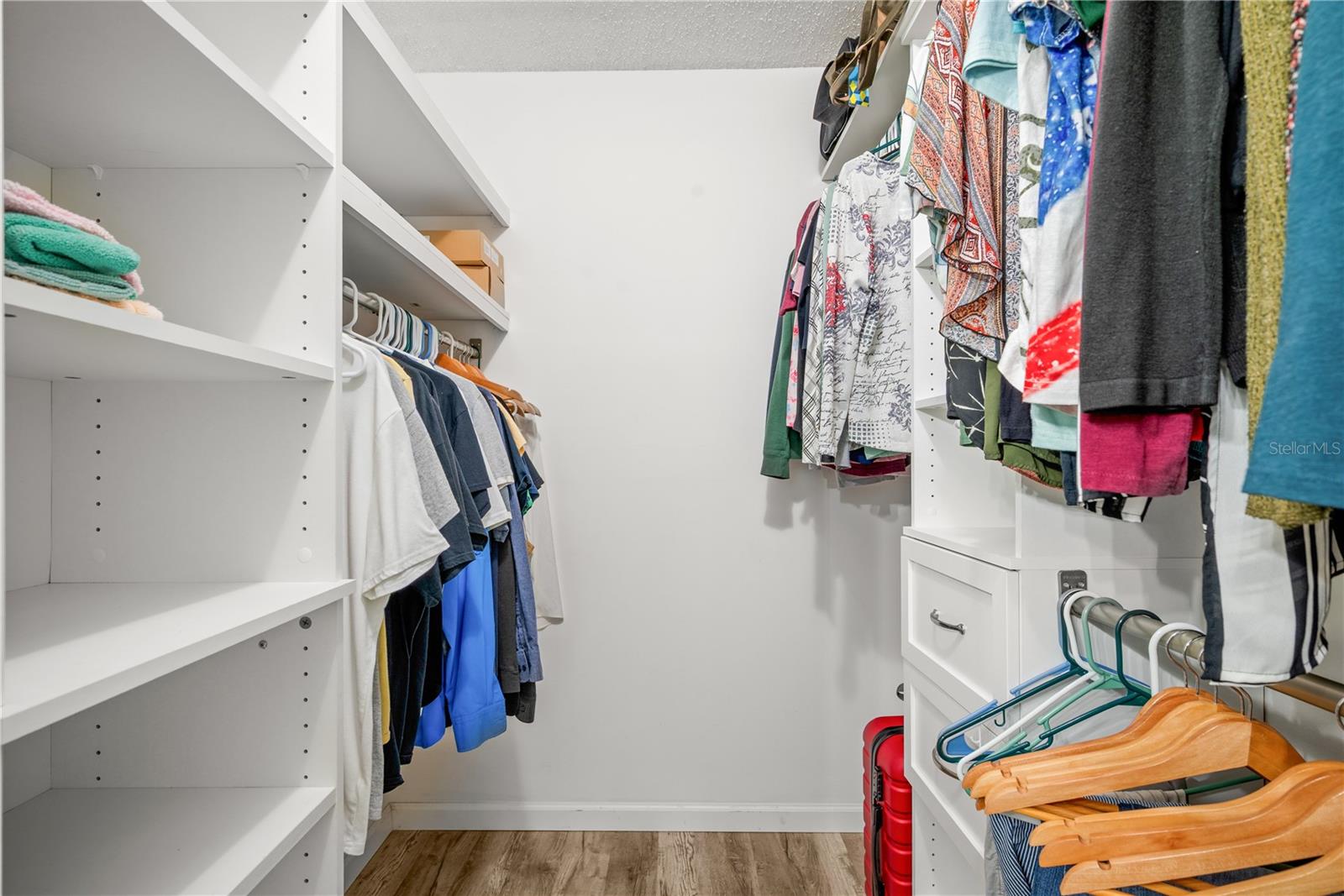 LAKEVIEW OF LARGO - Residential