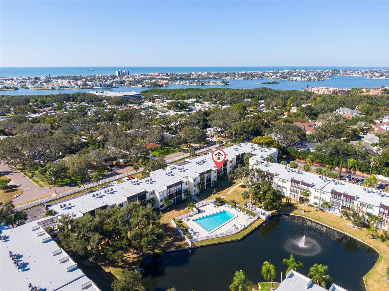 LAKEVIEW OF LARGO - Residential