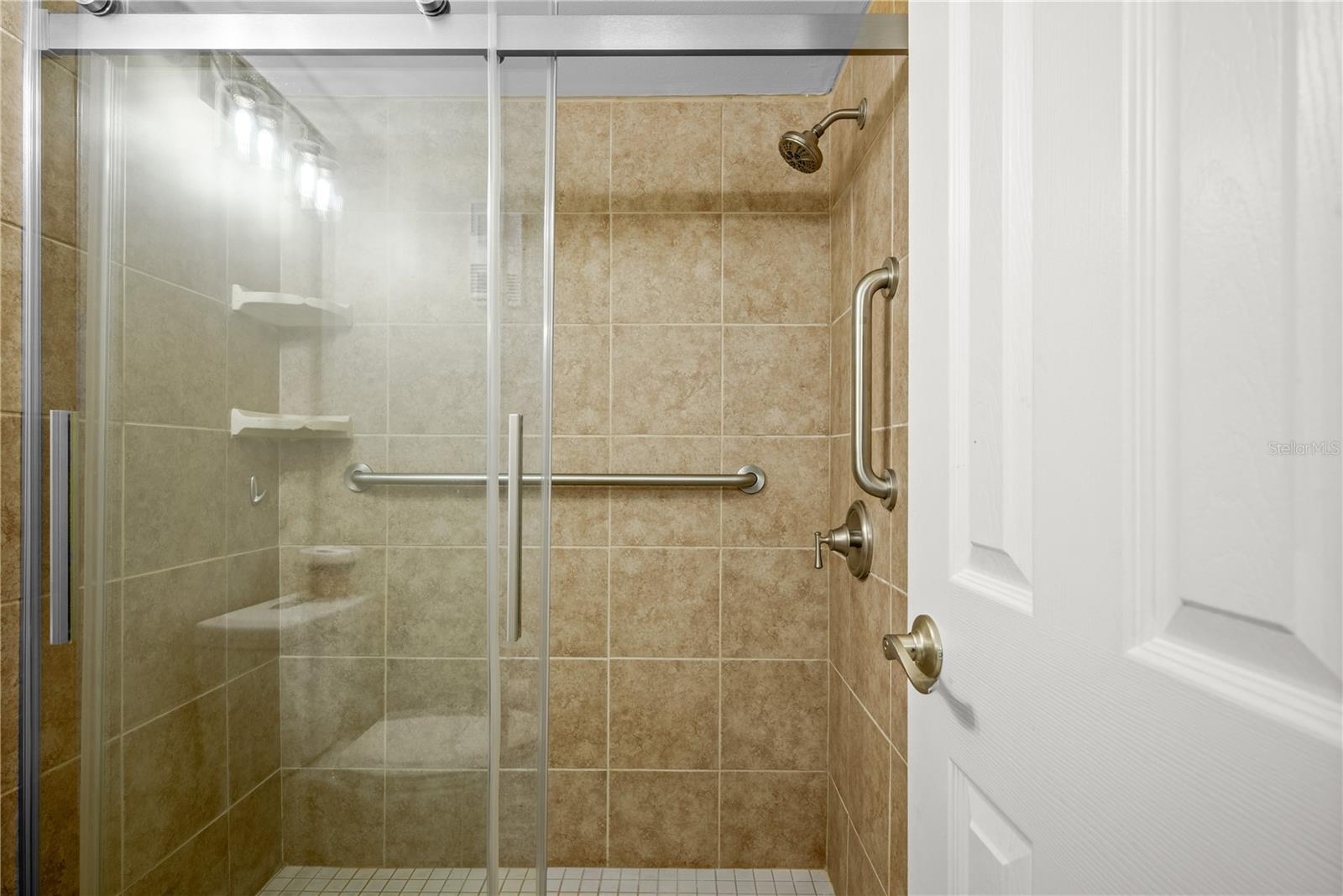 LAKEVIEW OF LARGO - Residential