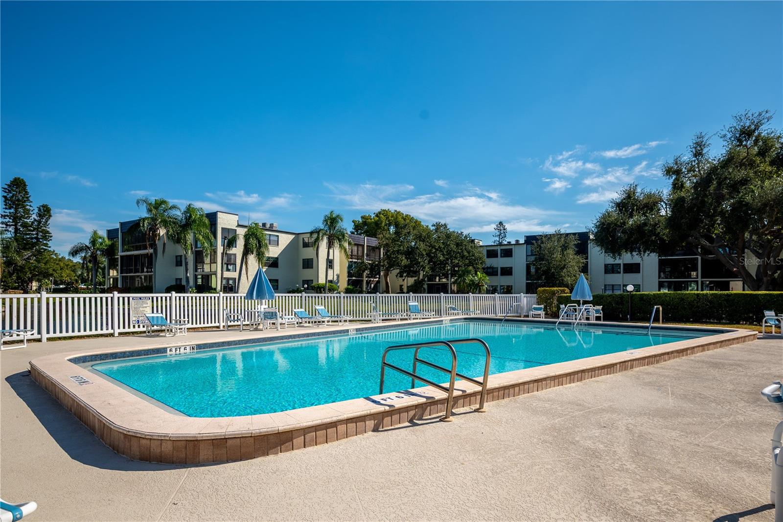 LAKEVIEW OF LARGO - Residential