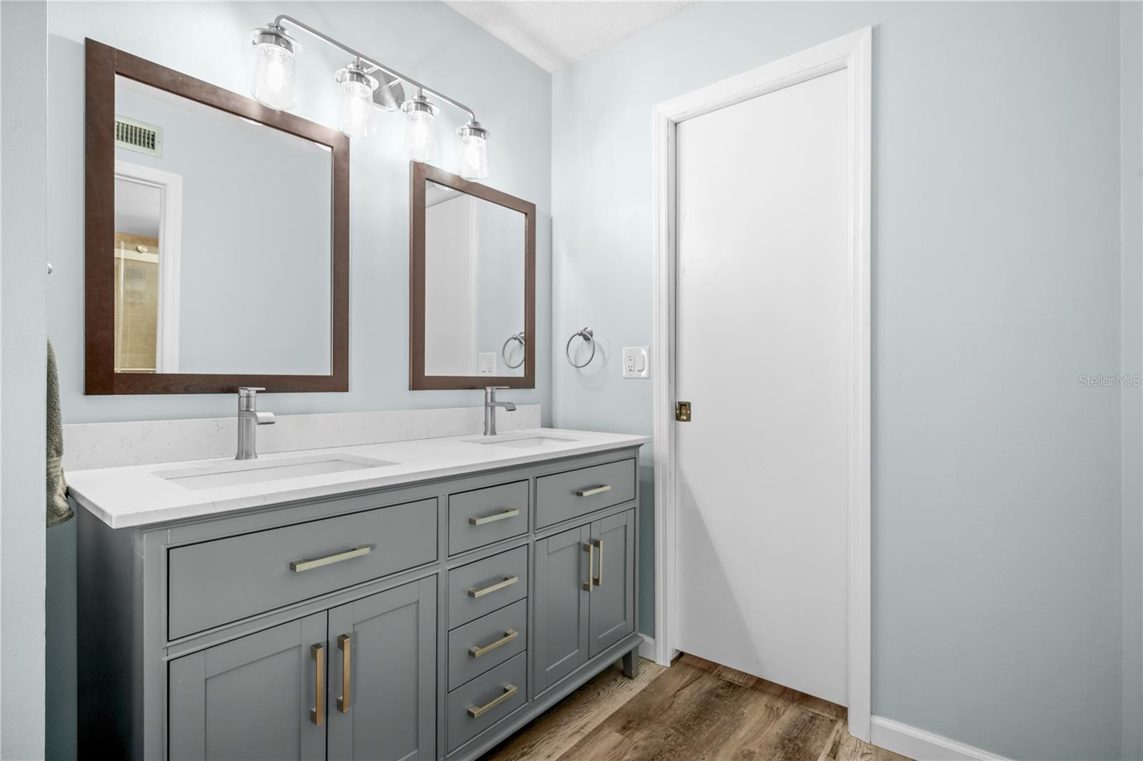 LAKEVIEW OF LARGO - Residential