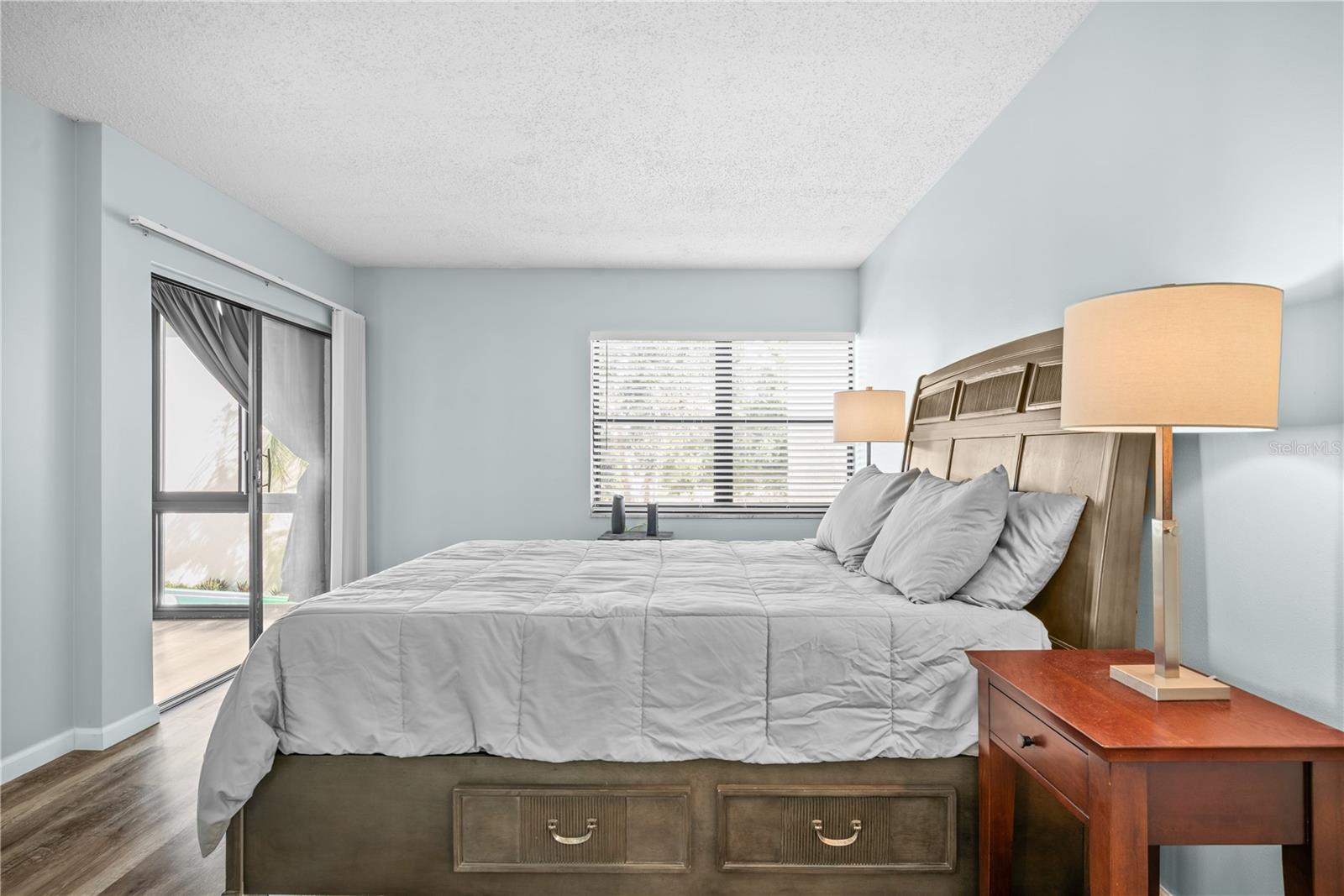 LAKEVIEW OF LARGO - Residential