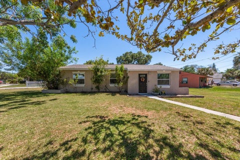 Photo of 1135 Fairmont Street, Clearwater, FL 33755 (MLS # TB8518753)