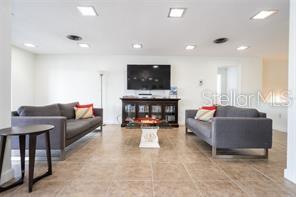 GULFSTREAM TOWERS - Residential