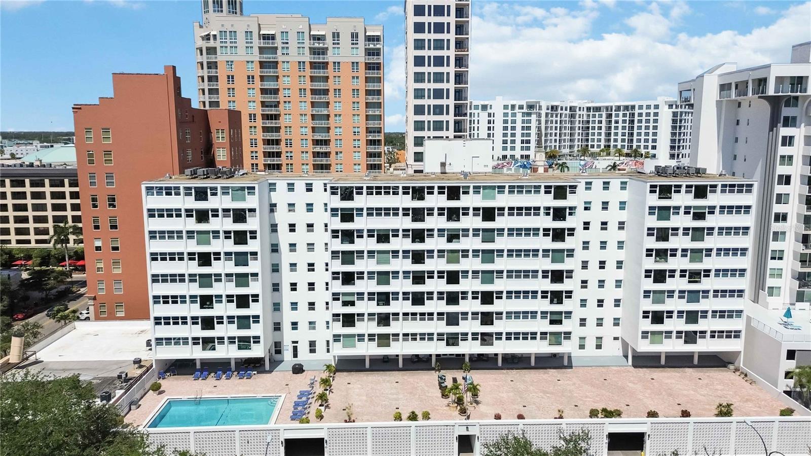 GULFSTREAM TOWERS - Residential