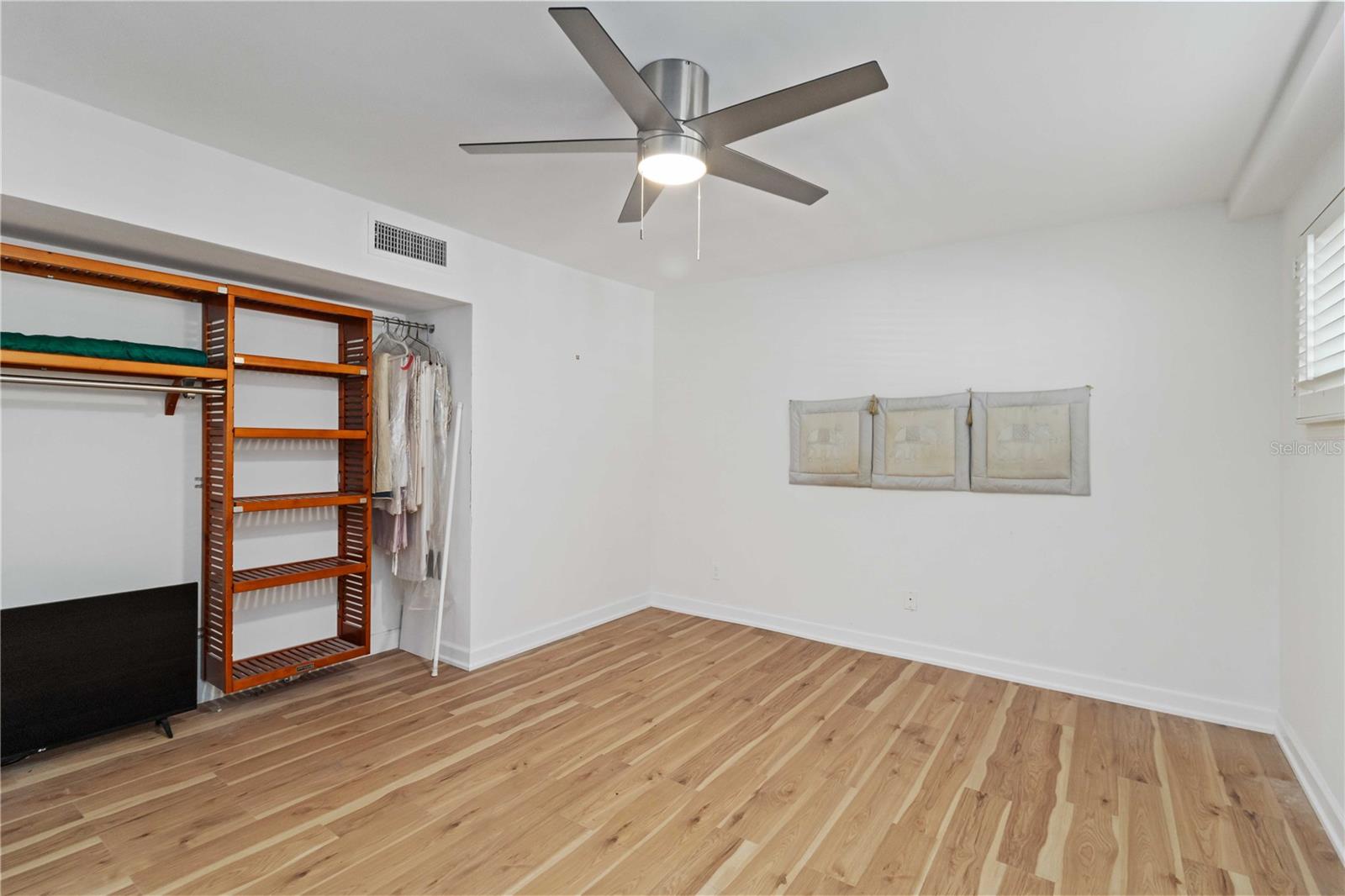 GULFSTREAM TOWERS - Residential