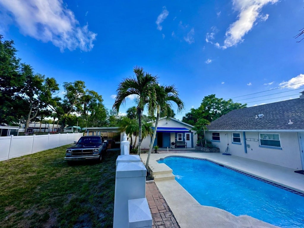 Photo of 11298 73rd Avenue N, Seminole, FL 33772 (MLS # TB8525481)