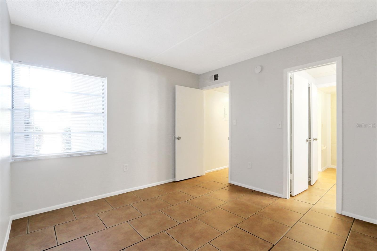 COMMODORE PLACE CONDO - Residential