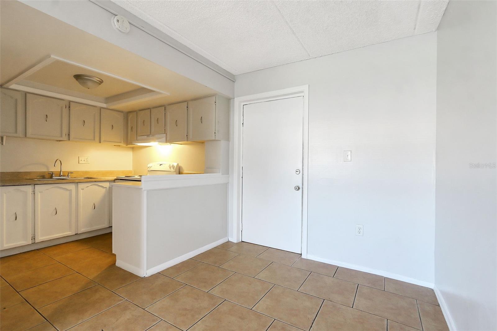 COMMODORE PLACE CONDO - Residential