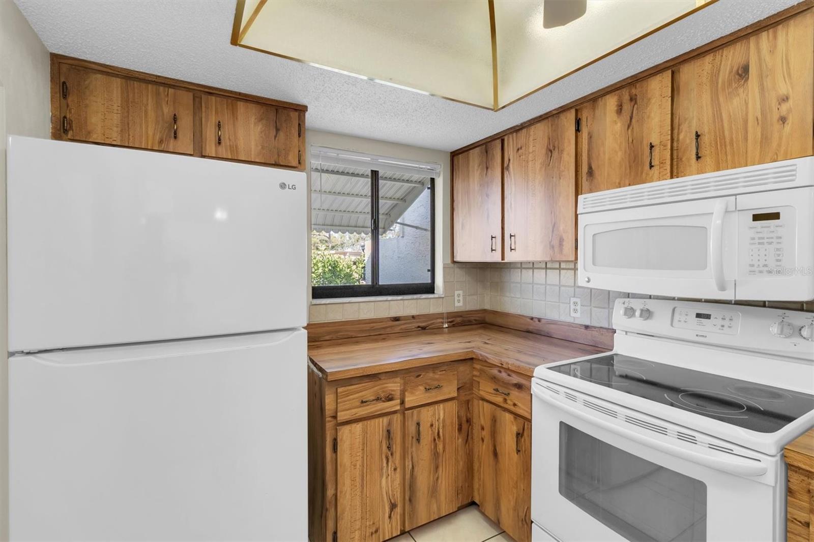 PINEWOOD VILLAS - Residential