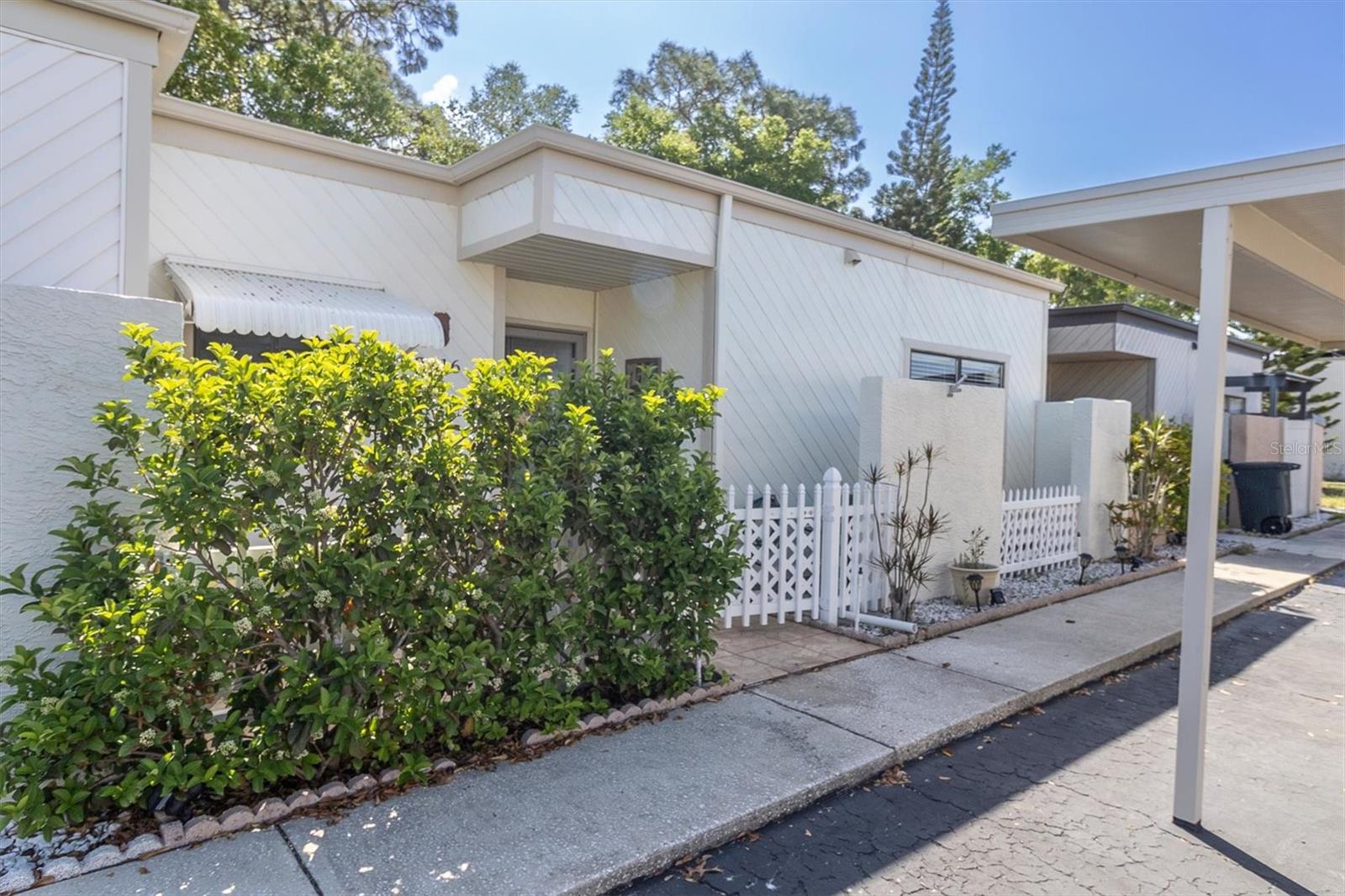 PINEWOOD VILLAS - Residential