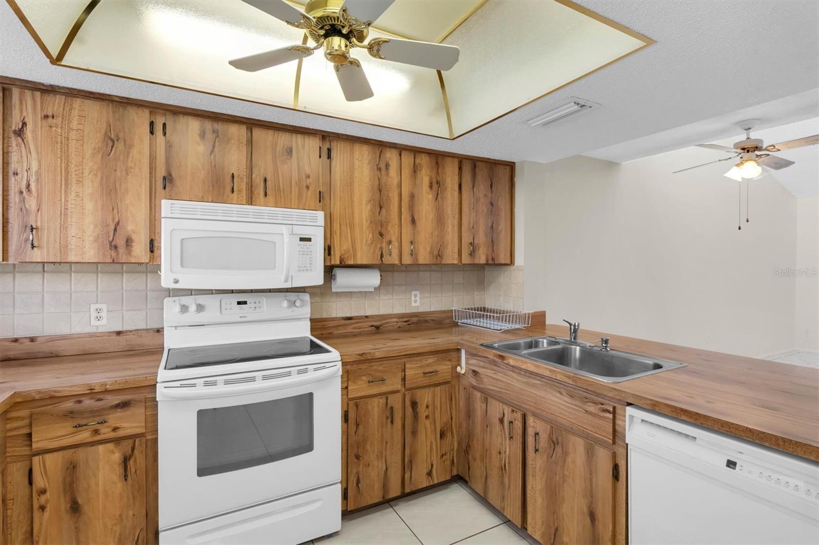 PINEWOOD VILLAS - Residential