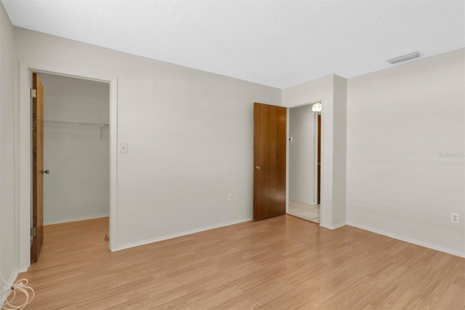 PINEWOOD VILLAS - Residential