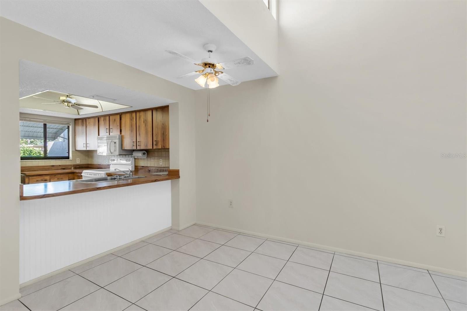 PINEWOOD VILLAS - Residential