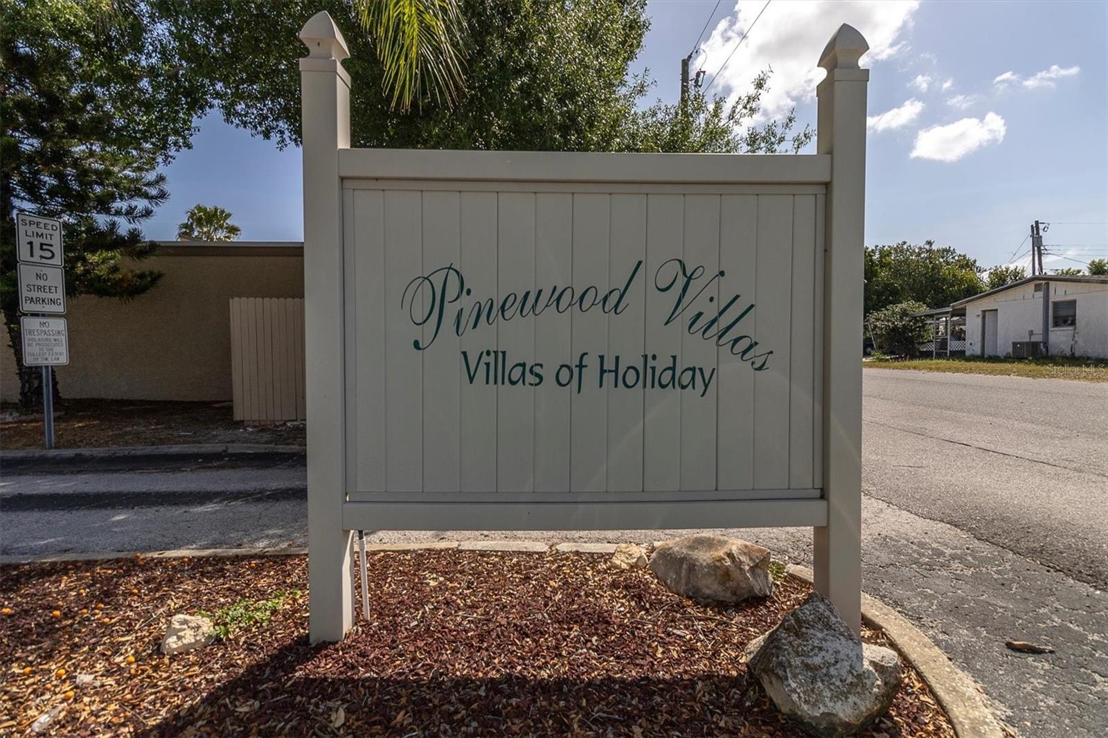 PINEWOOD VILLAS - Residential
