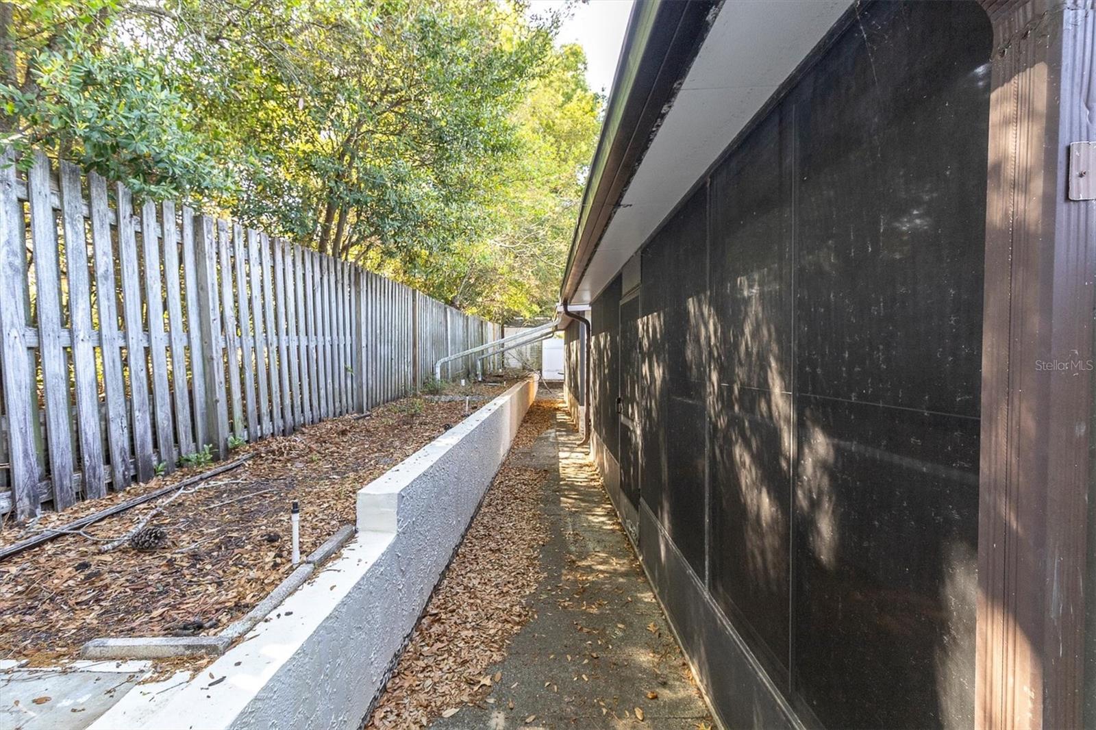 PINEWOOD VILLAS - Residential