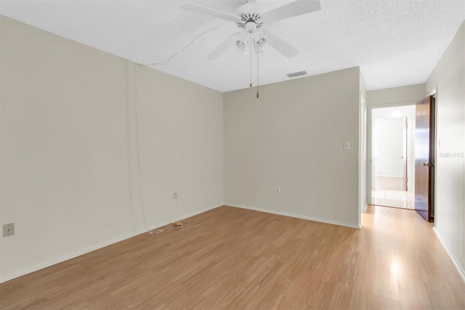 PINEWOOD VILLAS - Residential