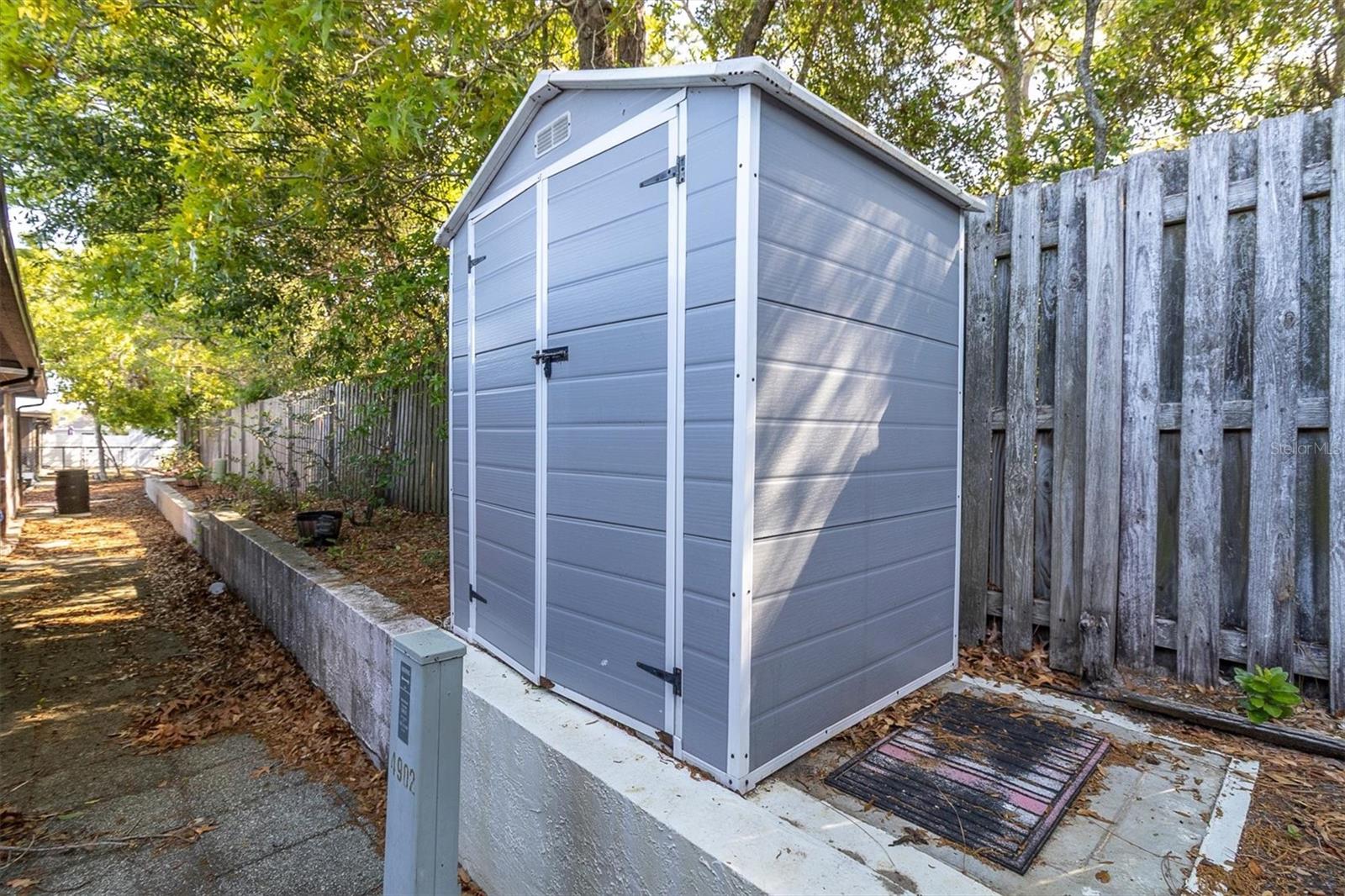 PINEWOOD VILLAS - Residential