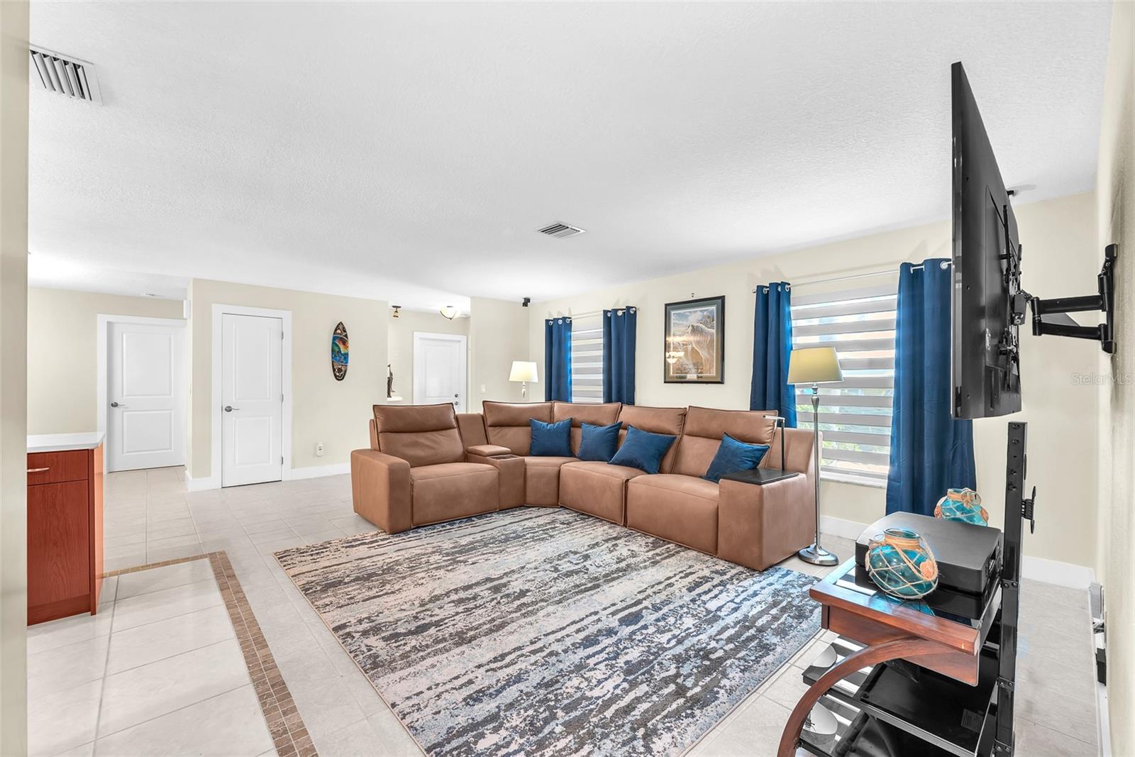 APOLLO BEACH UNIT 08 A RESUBDI - Residential Lease