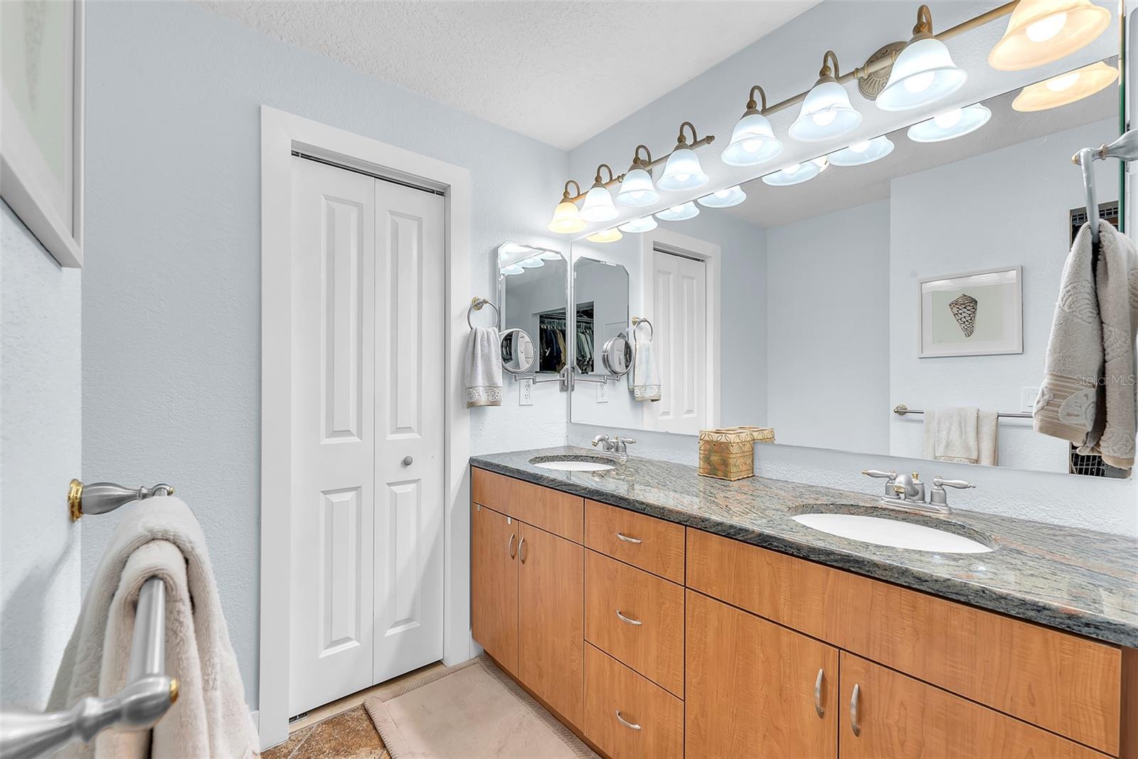APOLLO BEACH UNIT 08 A RESUBDI - Residential Lease