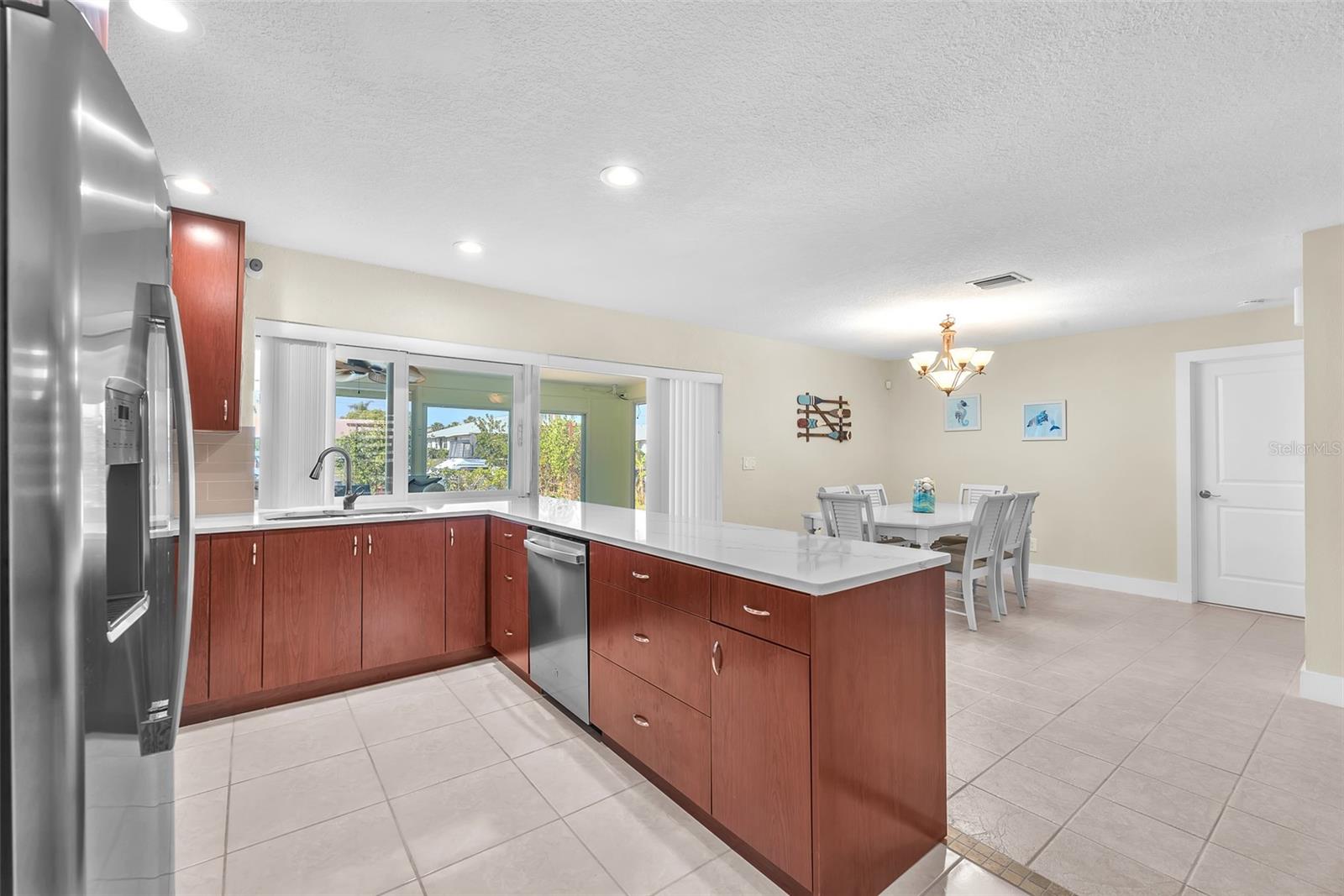 APOLLO BEACH UNIT 08 A RESUBDI - Residential Lease