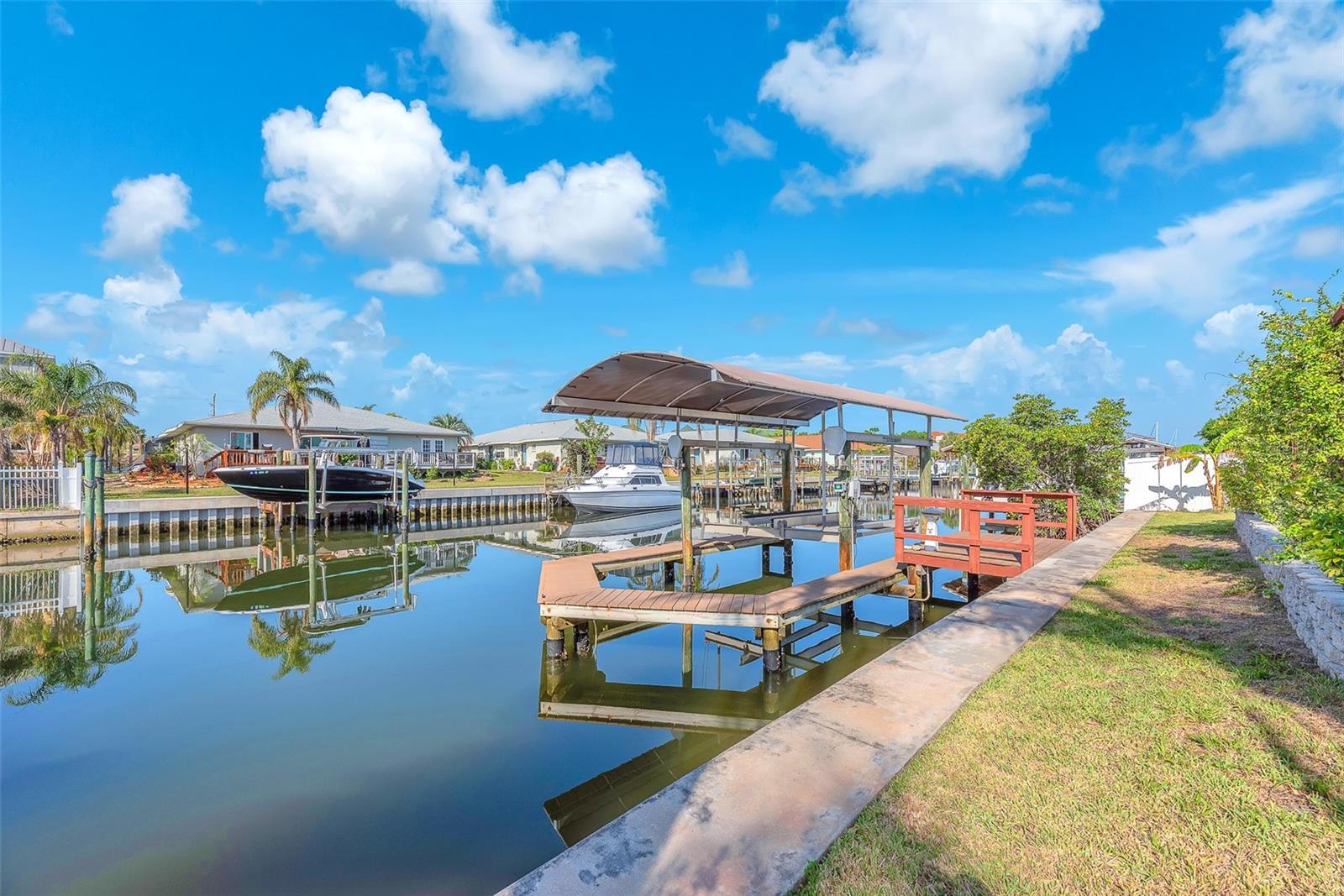 APOLLO BEACH UNIT 08 A RESUBDI - Residential Lease