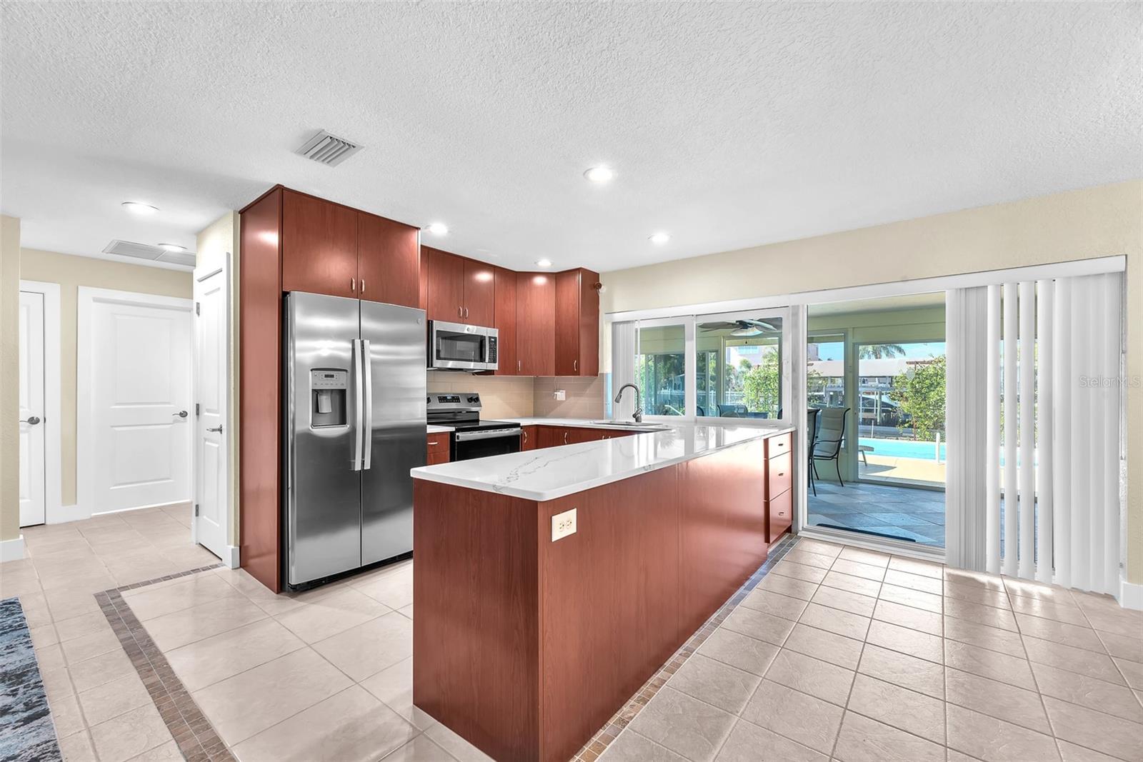 APOLLO BEACH UNIT 08 A RESUBDI - Residential Lease