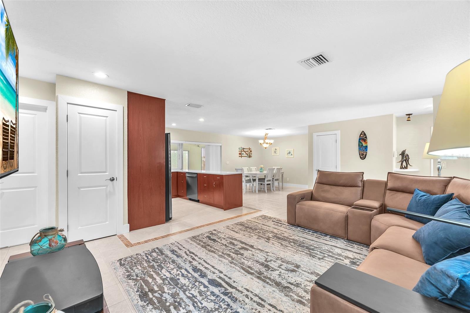 APOLLO BEACH UNIT 08 A RESUBDI - Residential Lease