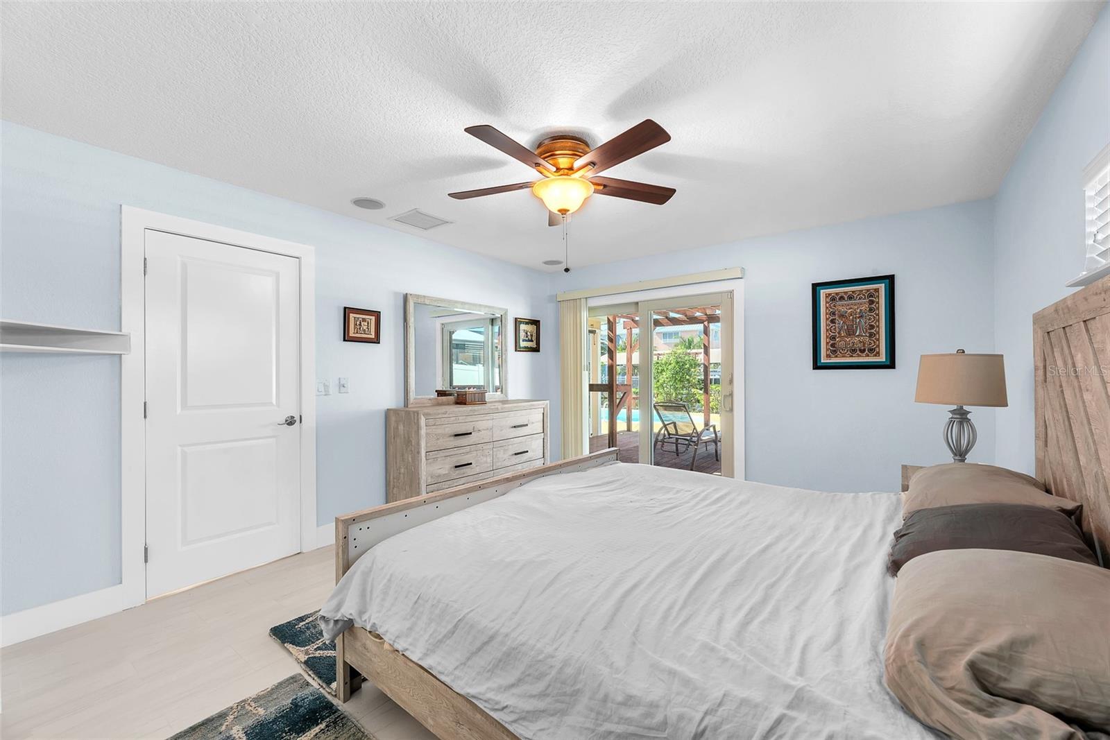 APOLLO BEACH UNIT 08 A RESUBDI - Residential Lease