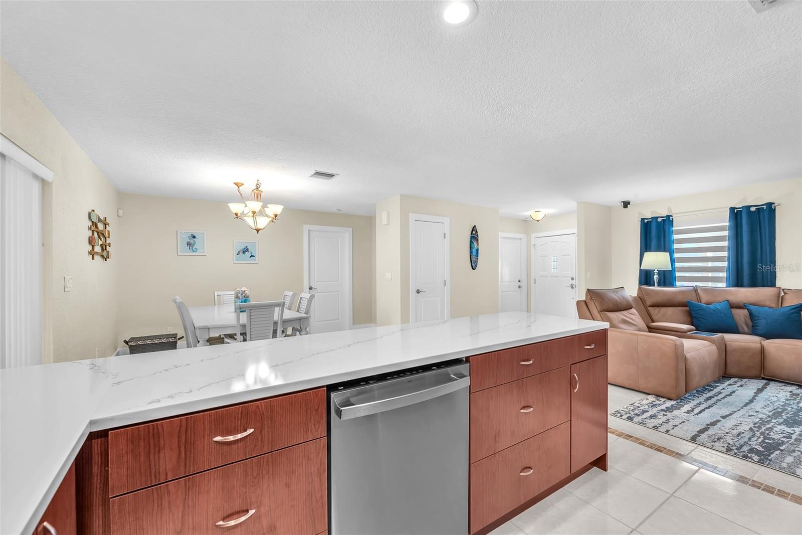 APOLLO BEACH UNIT 08 A RESUBDI - Residential Lease