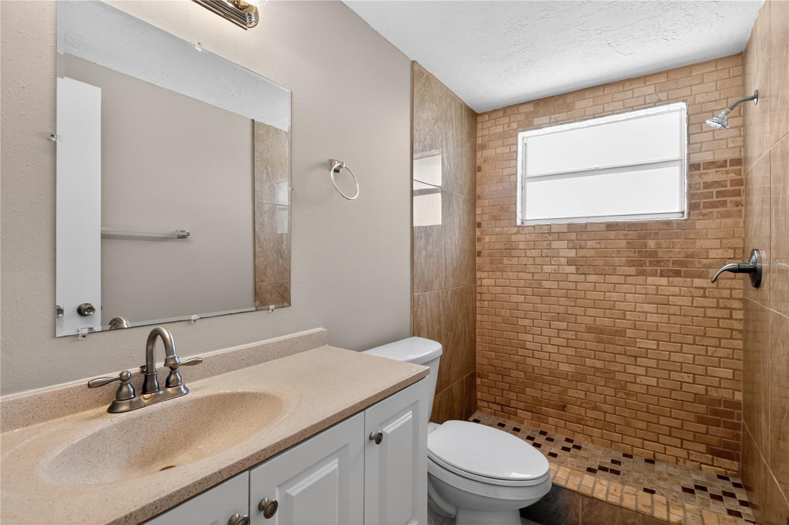 ALOHA GARDENS - Residential