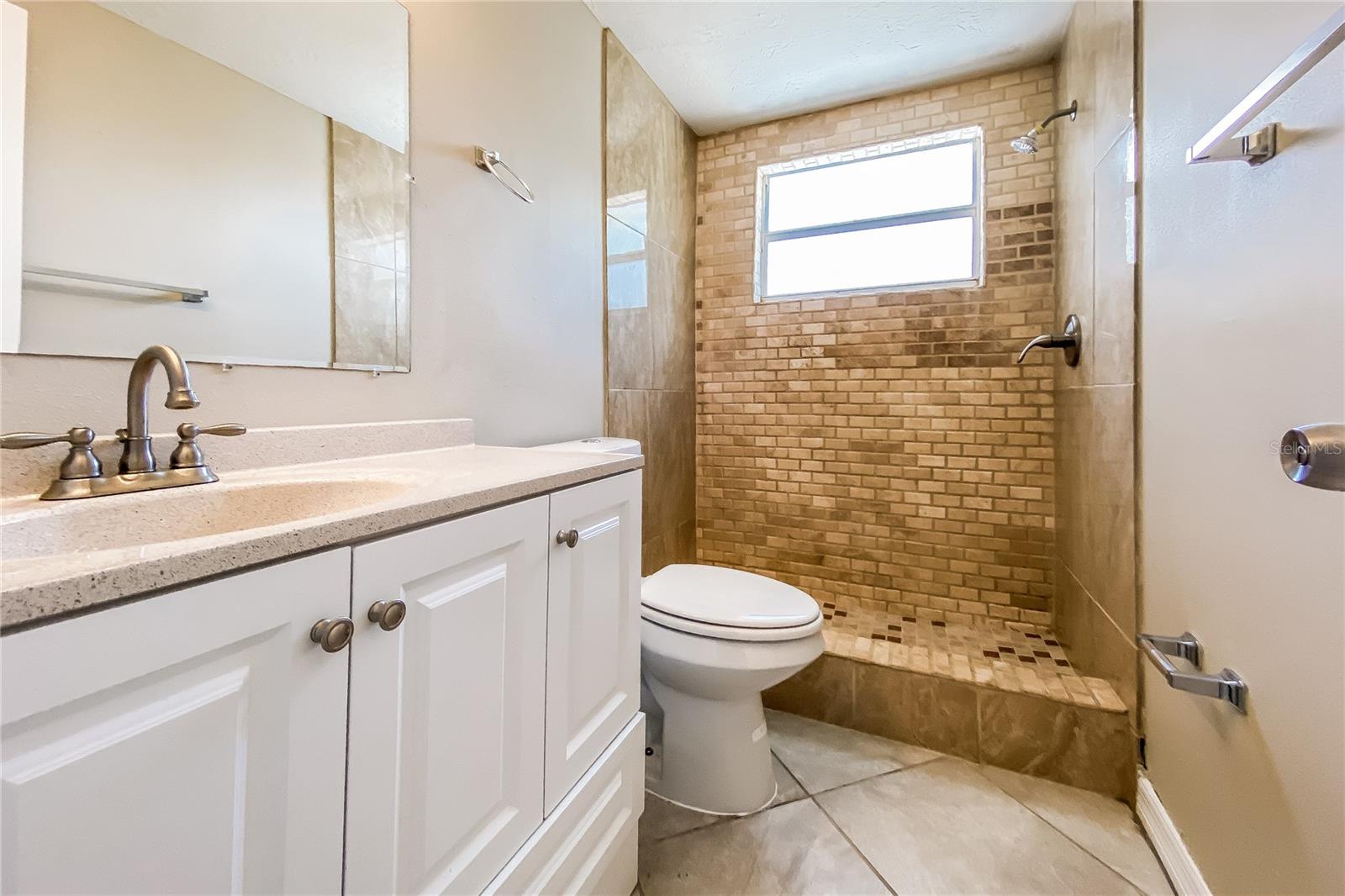 ALOHA GARDENS - Residential