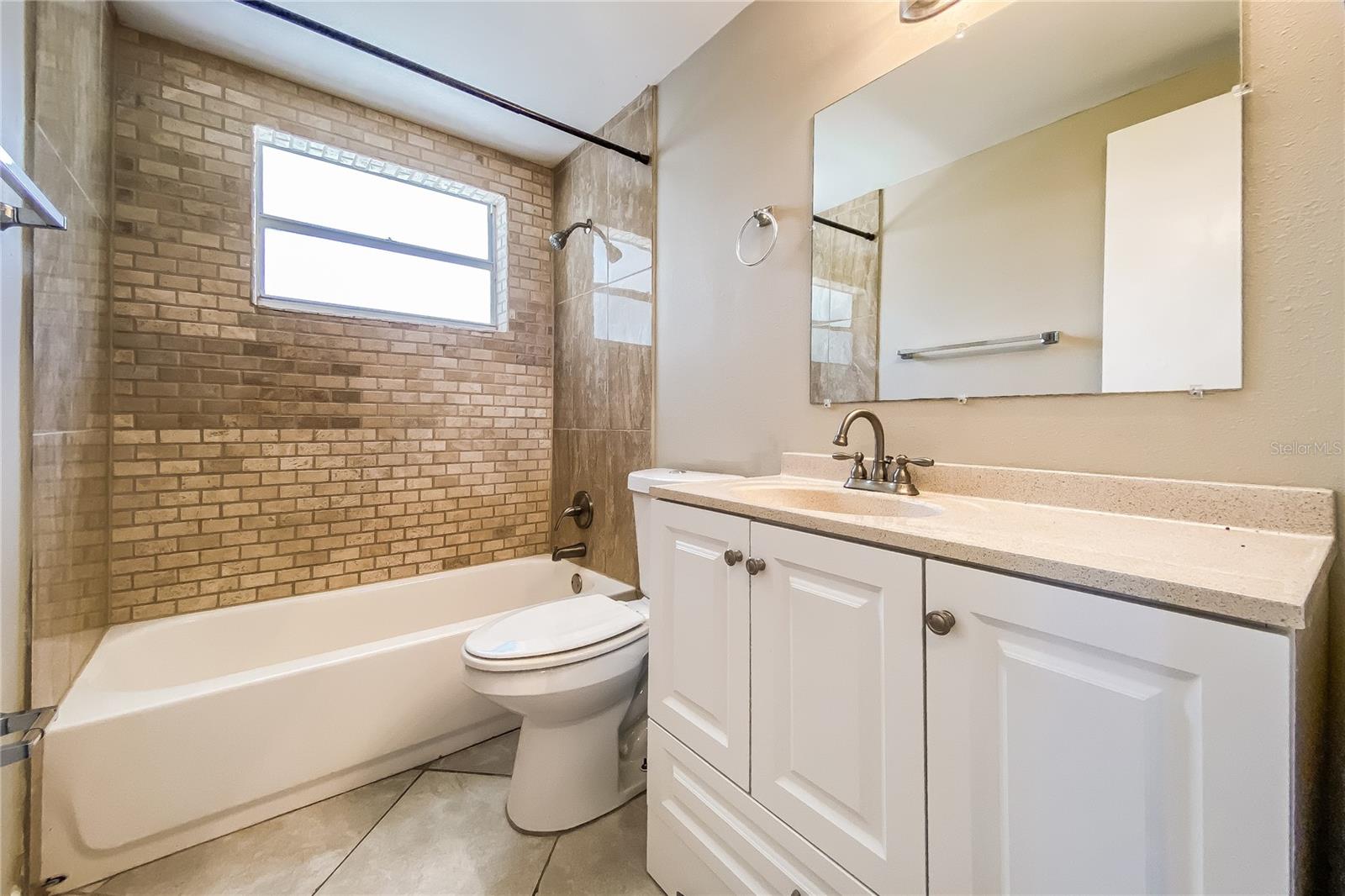 ALOHA GARDENS - Residential