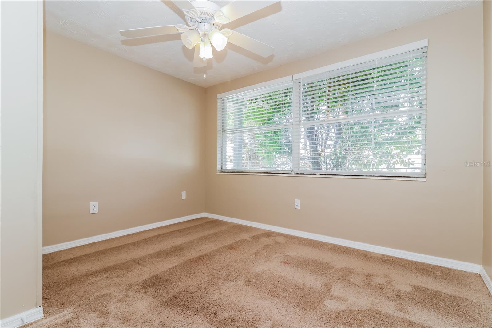 ALOHA GARDENS - Residential