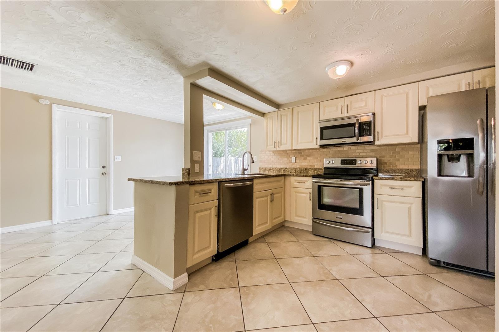 ALOHA GARDENS - Residential