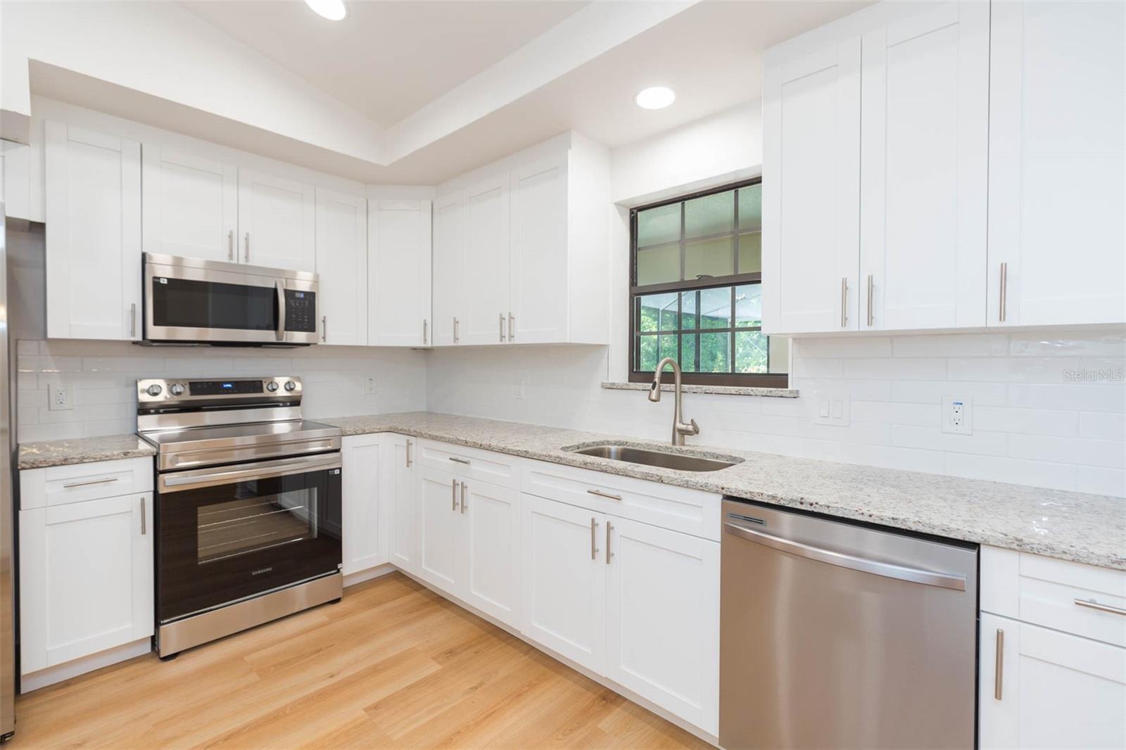 SILVER OAKS PH 01 - Residential