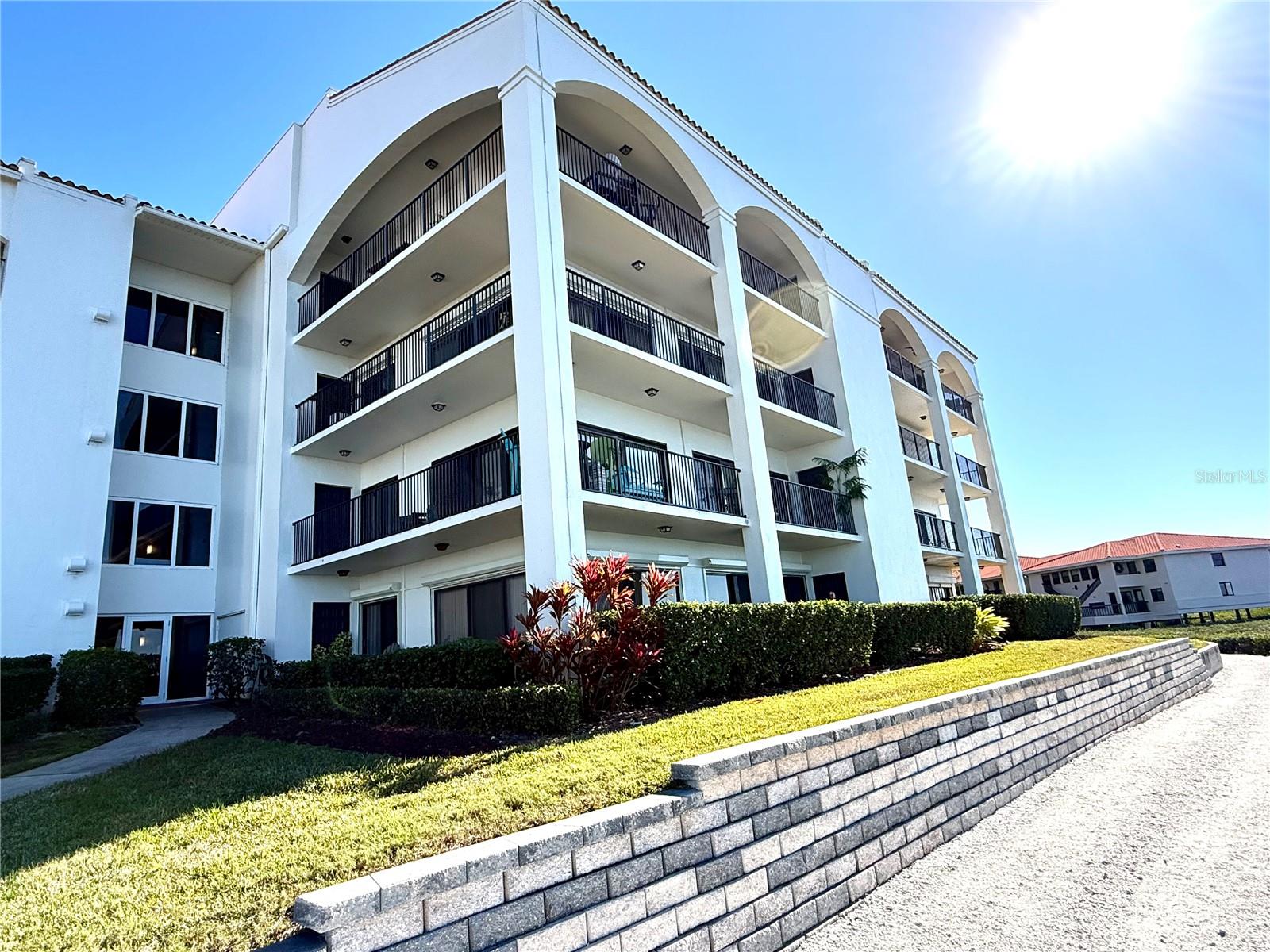 423 MARINER DRIVE 423