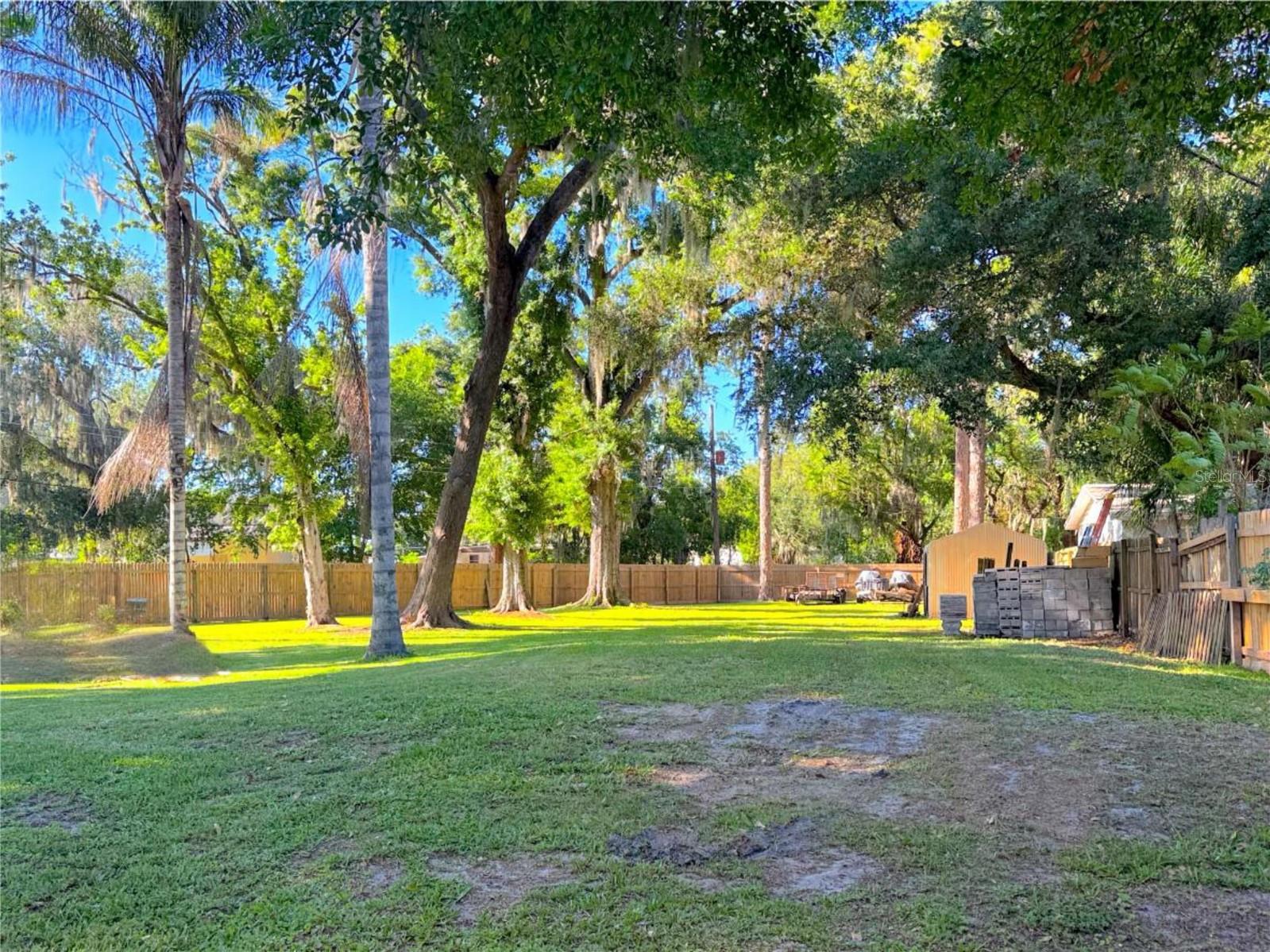 LAKEWOOD PARK - Residential