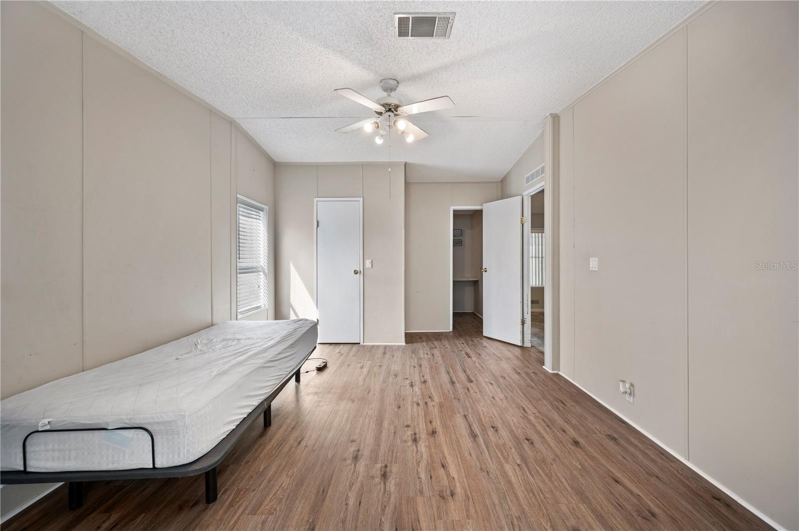 OAK HAMMOCK ESTATES - Residential