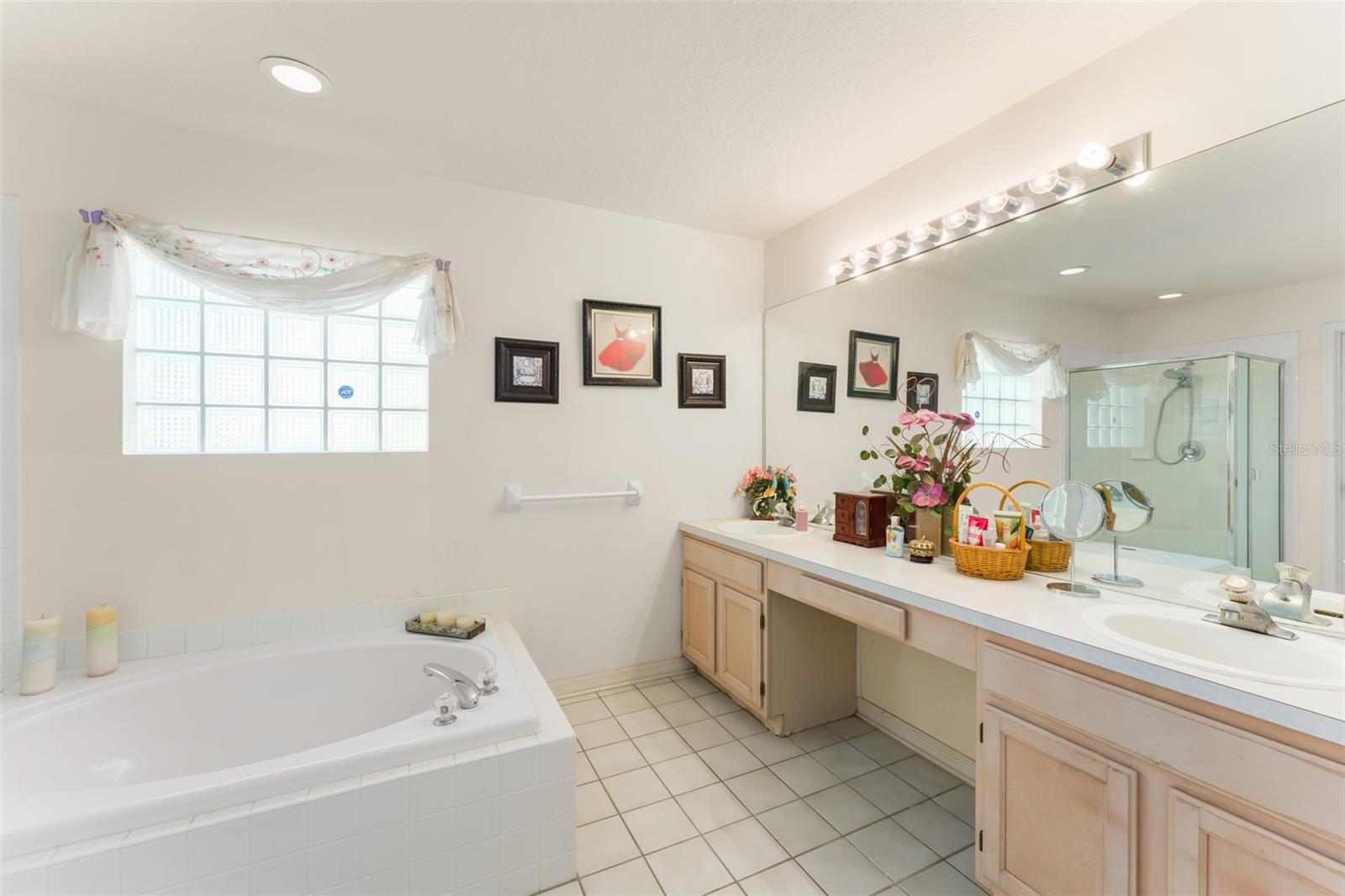 COLONY COVE - Residential